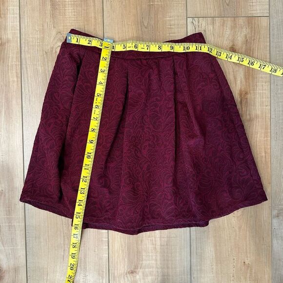 JOE B Burgundy Floral Jacquard Embossed Skirt Size Small - Picture 2 of 7